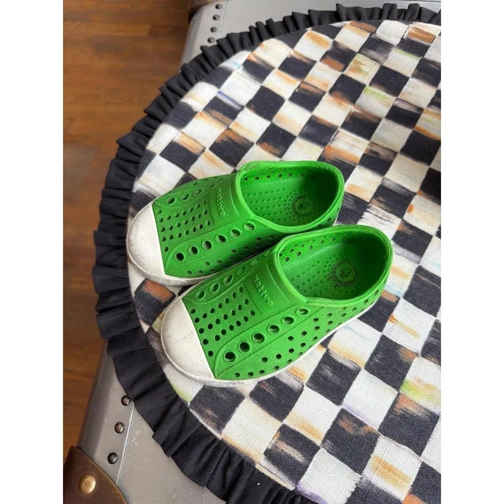 Native Shoes Jefferson Kids slip-on sneakers in grasshopper green baby 5